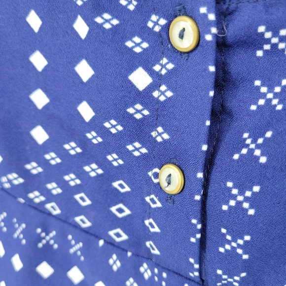 Fig Womens Blue Diamond Cross Pattern Top Light Weight Size XS - Picture 9 of 12